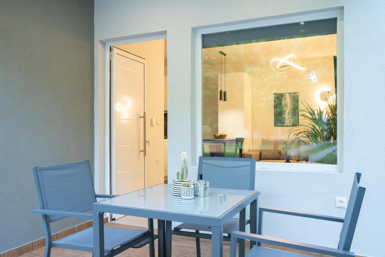 Ferienwohnung Elena Luxury Living Paralía Skotínis Exterior foto